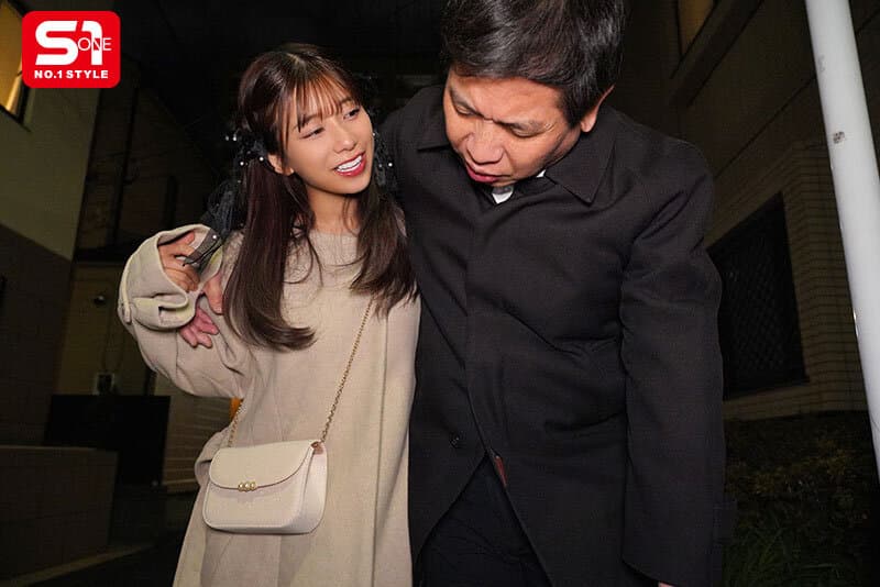 元教え子は僕にベタ惚れ！？ 教師の自宅に勝手に押し掛け 妻にバレる寸前の 【超背徳】乳首舐め手コキ！ 川越にこのサンプル画像
