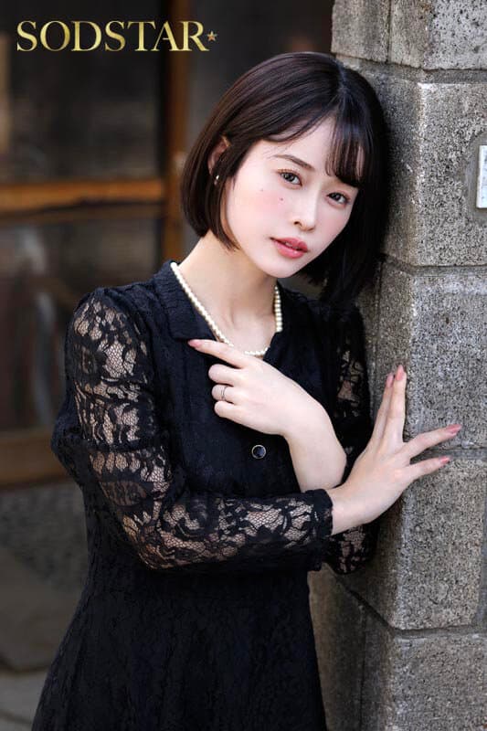 亡くなった旦那一筋で絶対に口説けないと噂の未亡人が配達員にオナニーを見られて、強迫SEX三昧 MINAMOのサンプル画像