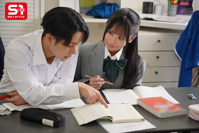 僕の家の中に潜む僕にベタ惚れ絶倫同級生、隙あらばこっそり現れ無理やり何度もハメてくる。 渚あいりのサンプル画像