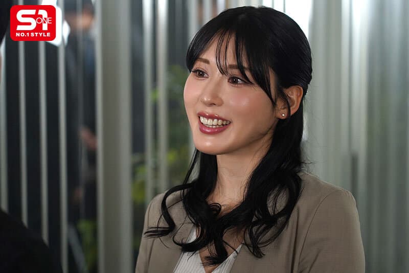 大停電の夜に…美人上司と二人きり 憧れの巨乳と色気と暗闇に理性を失い夜が明けるまで一晩中射精しまくった 金松季歩のサンプル画像